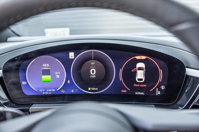Photo of 2024 Gentian Blue Metallic Porsche Macan