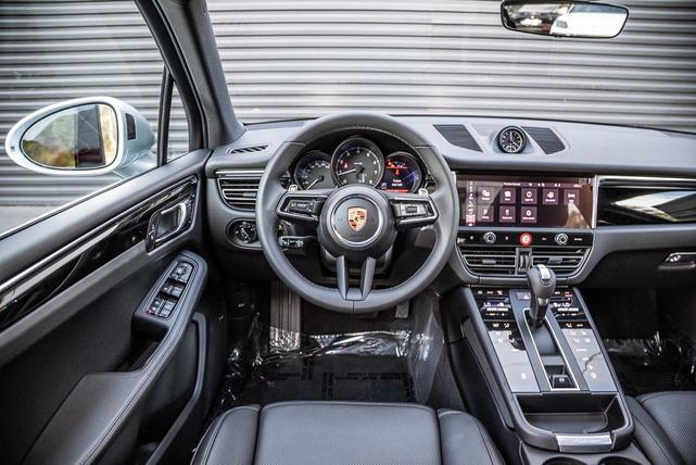 Photo of 2026 Dolomite Porsche Macan