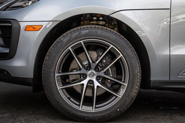Photo of 2026 Dolomite Porsche Macan