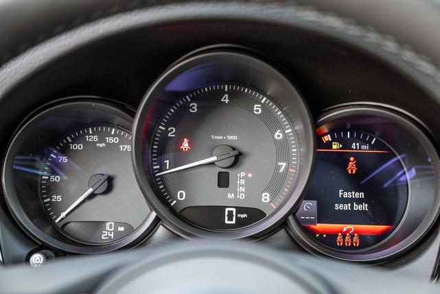 Photo of 2026 Dolomite Porsche Macan