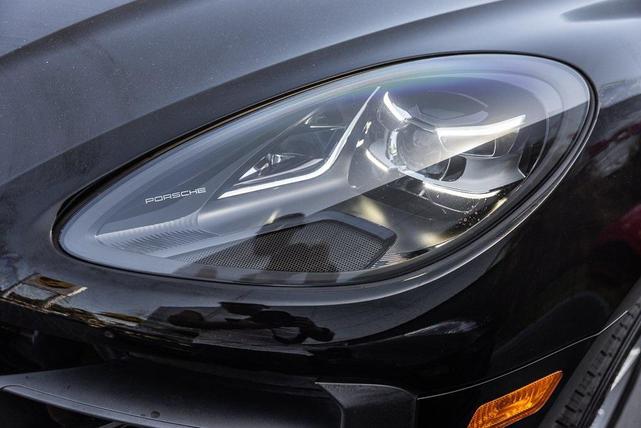 Photo of 2021 Jet Black Metallic Porsche Macan