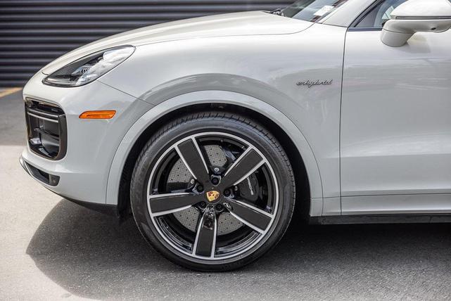 Photo of 2023 Chalk Porsche Cayenne