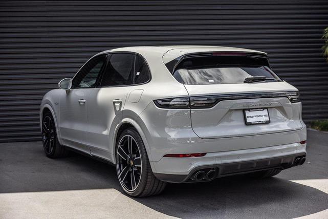 Photo of 2023 Chalk Porsche Cayenne