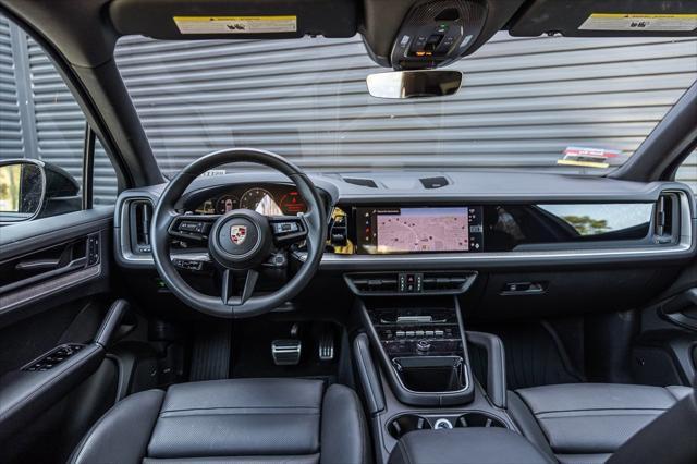 Photo of 2024 Chromite Black Metallic Porsche Cayenne
