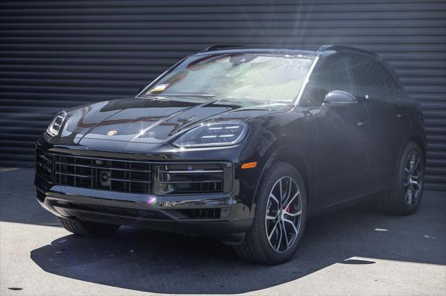 Photo of 2024 Chromite Black Metallic Porsche Cayenne
