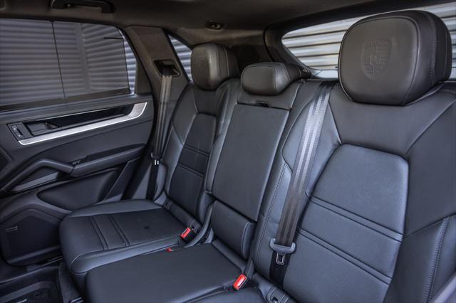 Photo of 2024 Chromite Black Metallic Porsche Cayenne