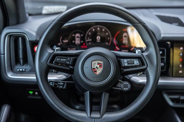 Photo of 2024 Chromite Black Metallic Porsche Cayenne