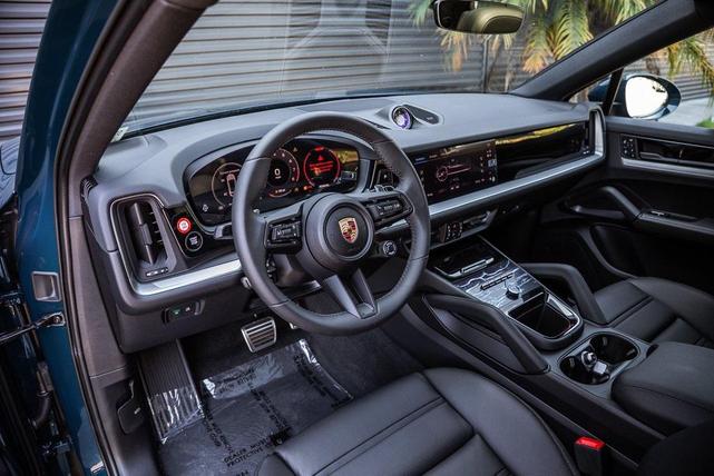 Photo of 2025 Montego Blue Porsche Cayenne