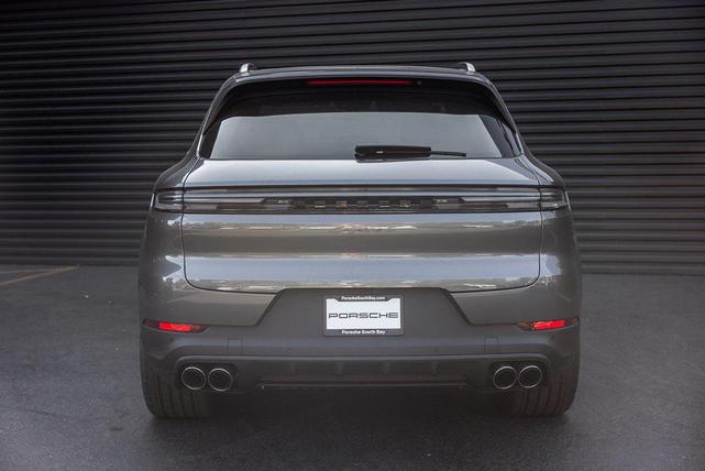 Photo of 2025 Grey Porsche Cayenne