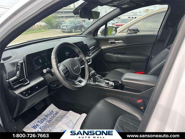 Photo of 2023 Glacial White Pearl Kia Sportage
