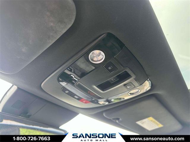 Photo of 2023 Glacial White Pearl Kia Sportage