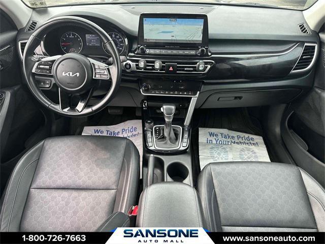 Photo of 2022 Dark Ocean Blue Kia Seltos
