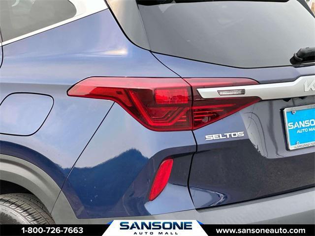 Photo of 2022 Dark Ocean Blue Kia Seltos