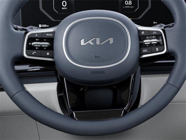 Photo of 2026 White Pearl Kia Carnival