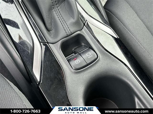 Photo of 2022 Classic Silver Metallic Toyota Corolla