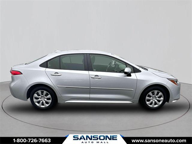 Photo of 2022 Classic Silver Metallic Toyota Corolla