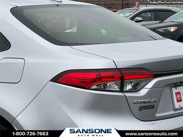 Photo of 2022 Classic Silver Metallic Toyota Corolla