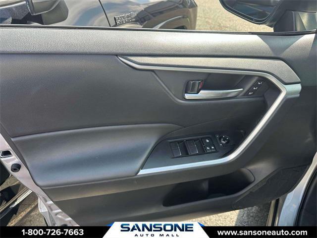 Photo of 2021 Silver Sky Metallic Toyota RAV4 Hybrid