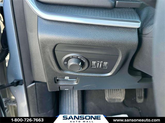 Photo of 2023 Silver Zynith Jeep Grand Cherokee L