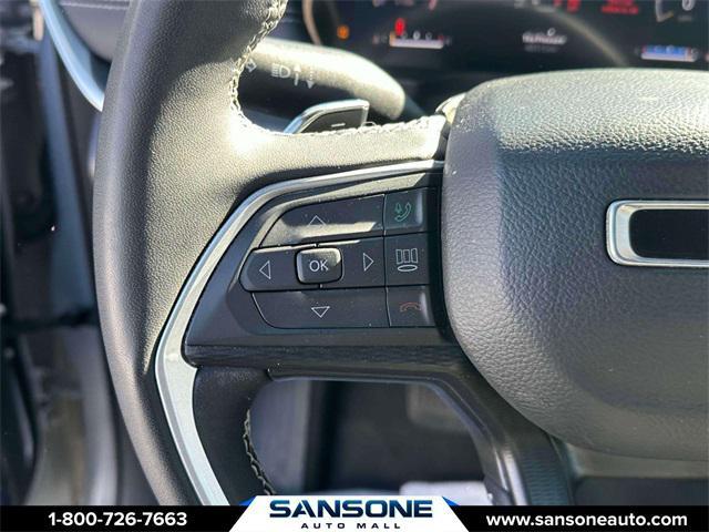 Photo of 2023 Silver Zynith Jeep Grand Cherokee L