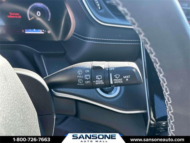 Photo of 2023 Silver Zynith Jeep Grand Cherokee L