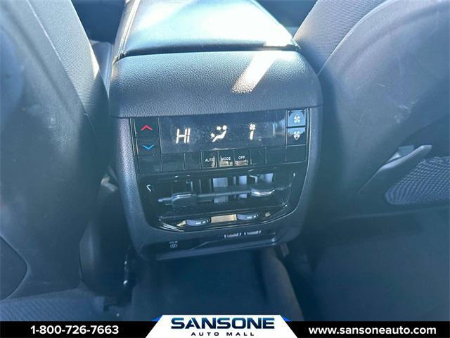 Photo of 2023 Silver Zynith Jeep Grand Cherokee L