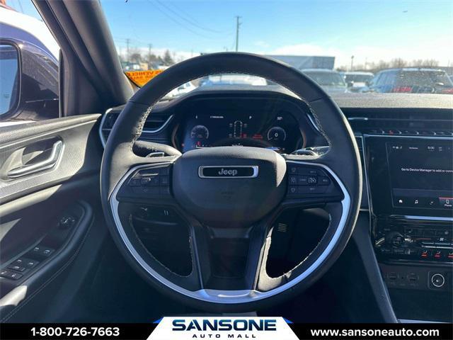 Photo of 2023 Silver Zynith Jeep Grand Cherokee L