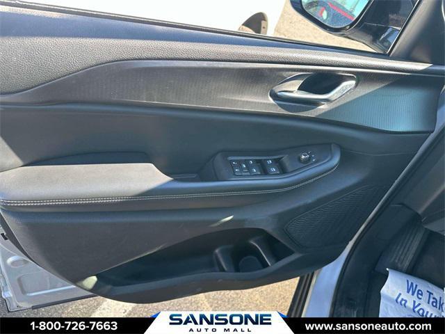 Photo of 2023 Silver Zynith Jeep Grand Cherokee L