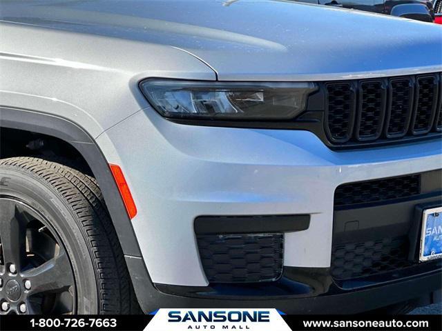 Photo of 2023 Silver Zynith Jeep Grand Cherokee L