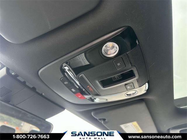 Photo of 2023 Glacial White Pearl Kia Sportage