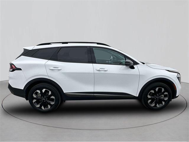 Photo of 2023 Glacial White Pearl Kia Sportage