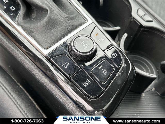 Photo of 2023 Glacial White Pearl Kia Sportage
