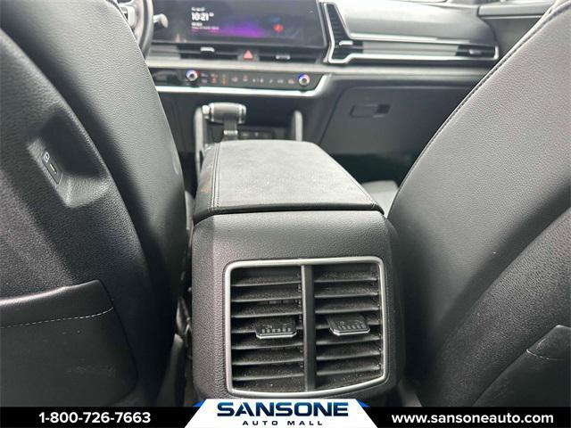 Photo of 2023 Glacial White Pearl Kia Sportage
