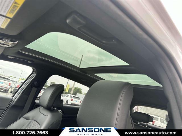 Photo of 2023 Glacial White Pearl Kia Sportage