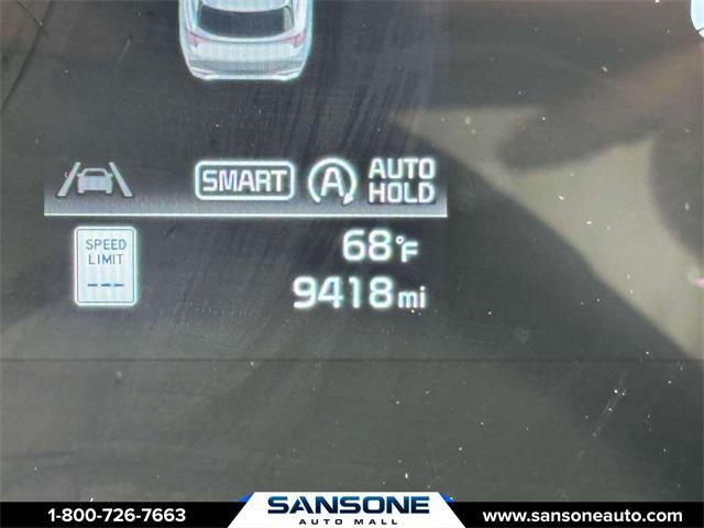 Photo of 2023 Glacial White Pearl Kia Sportage