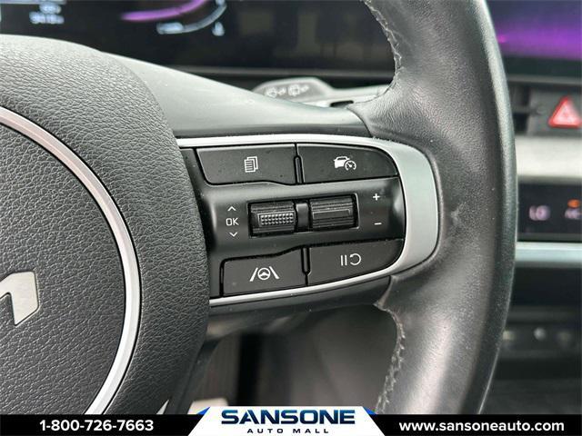 Photo of 2023 Glacial White Pearl Kia Sportage