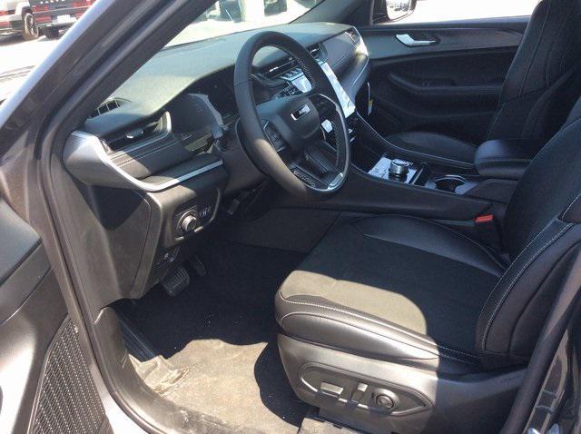 Photo of 2025 Baltic Gray Metallic Clearcoat Jeep Grand Cherokee L