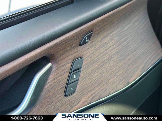 Photo of 2023 Diamond Black Crystal Pearlcoat Jeep Grand Cherokee 4xe