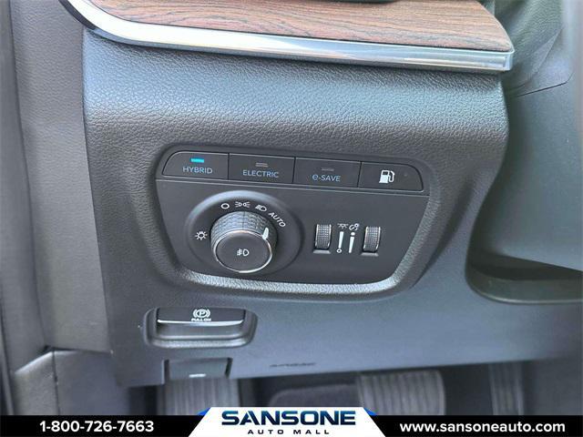 Photo of 2023 Diamond Black Crystal Pearlcoat Jeep Grand Cherokee 4xe