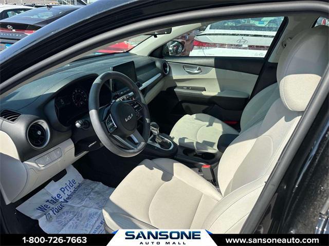 Photo of 2022 Aurora Black Pearl Kia Forte