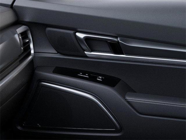 Photo of 2025 Everlasting Silver Kia Telluride