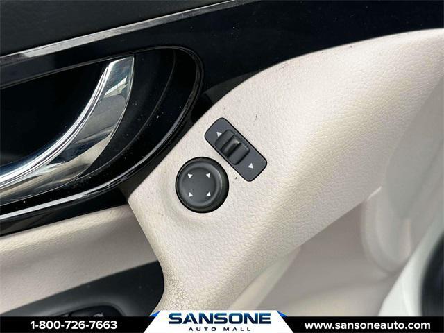 Photo of 2019 Pearl White Tricoat Nissan Rogue Sport