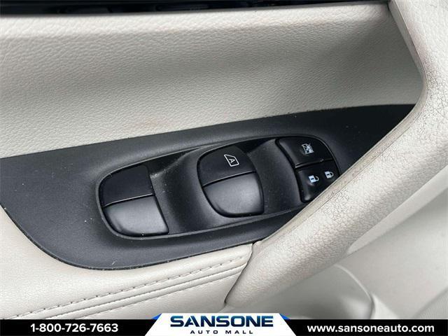 Photo of 2019 Pearl White Tricoat Nissan Rogue Sport