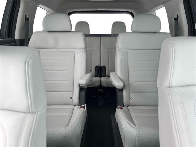Photo of 2025 Gray Hyundai SANTA FE HEV