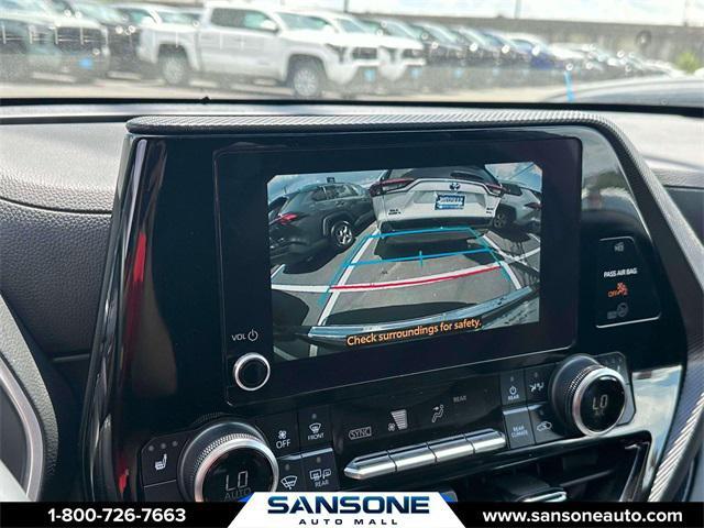 Photo of 2023 Midnight Black Toyota Highlander