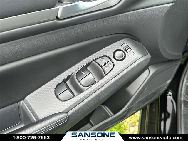 Photo of 2022 Super Black Clearcoat Nissan Altima