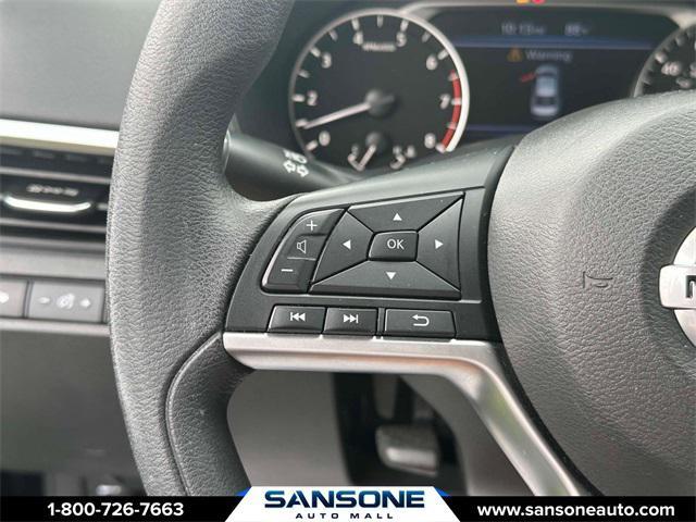 Photo of 2022 Super Black Clearcoat Nissan Altima