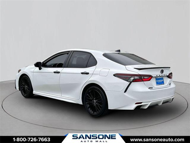 Photo of 2022 White Toyota Camry