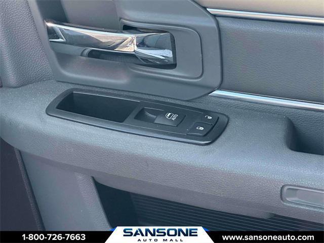 Photo of 2013 Bright White Clearcoat RAM 1500