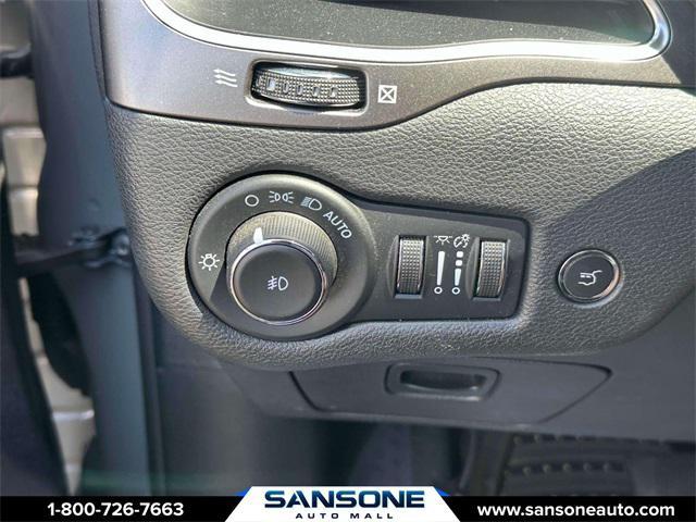 Photo of 2022 Sting-Gray Clearcoat Jeep Cherokee